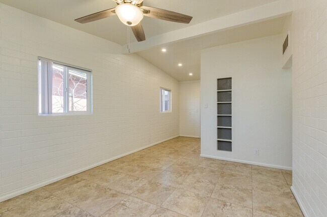 Foto del edificio - 1921 E Virginia Ave