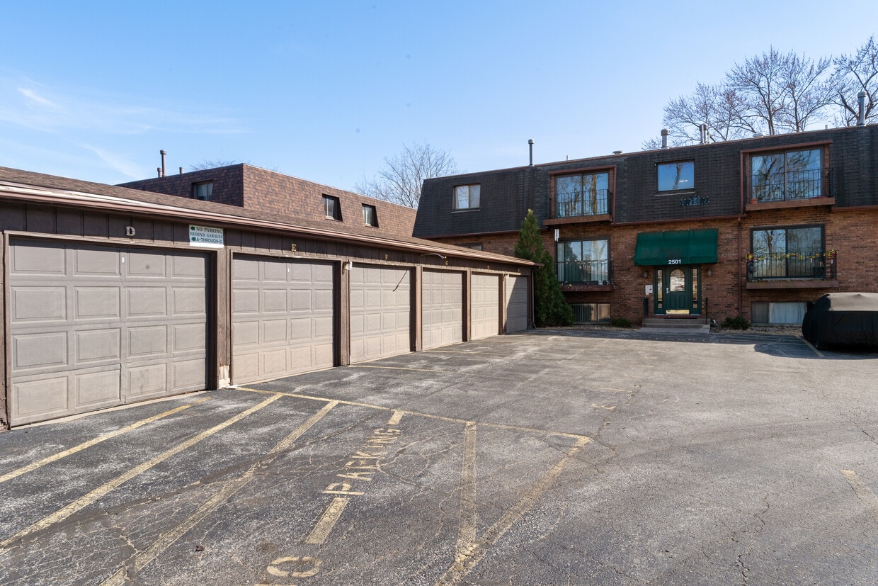 Building Photo - 2501 26th Ave Ct