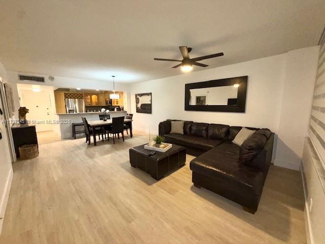 Foto del edificio - 3725 S Ocean Dr
