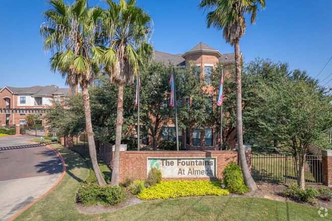 Building Photo - The Fountains at Almeda