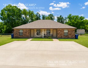 Building Photo - 315 Janelle Dr