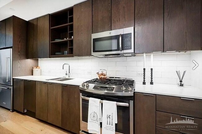 Foto del edificio - 214 E 39th St