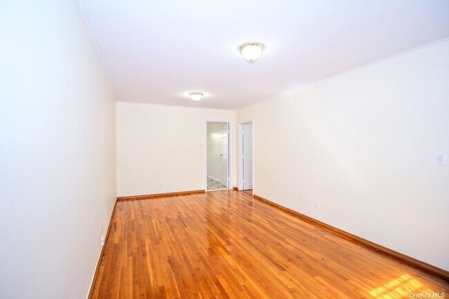 Foto del edificio - 108-57 64th Ave