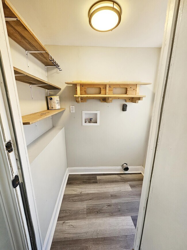 Building Photo - 39 Baxter St