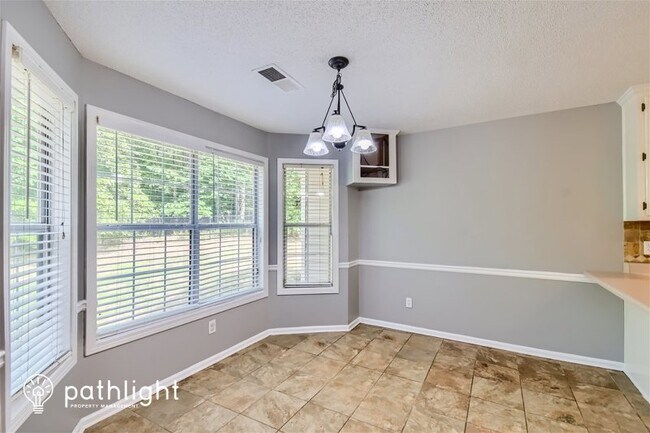 Foto del edificio - 390 River Point Dr, McDonough, GA, 30252