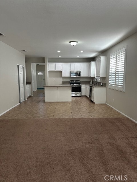 Building Photo - 15387 Avenida Fiesta