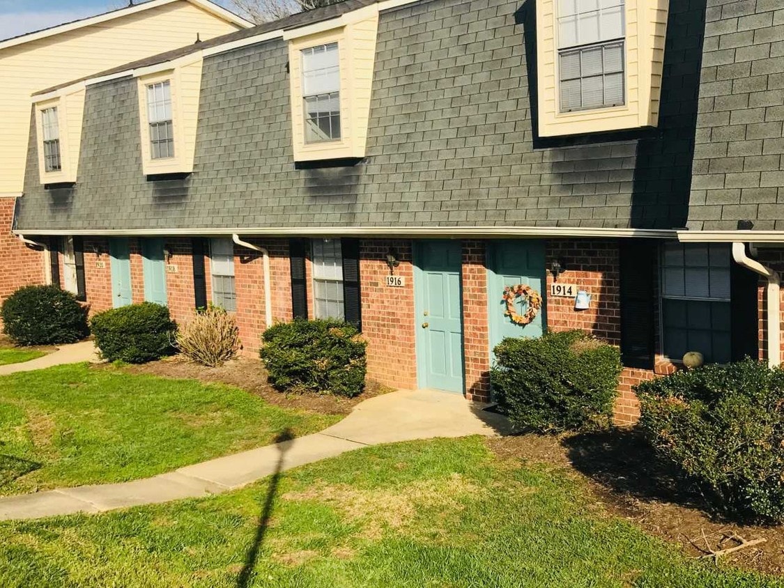 Foto principal - 1878 Spring Dr