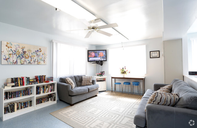 Living Room - Glebe House Apartments