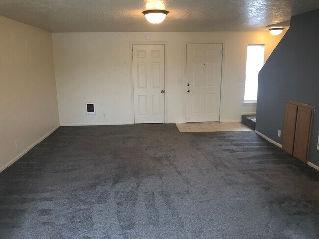 Foto del edificio - Updated Duplex - 3 Bedroom 1.5 Bath