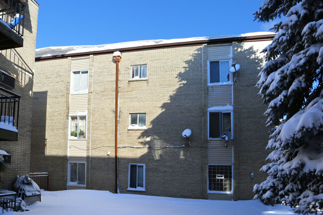 Building Photo - 740 Piper Ln