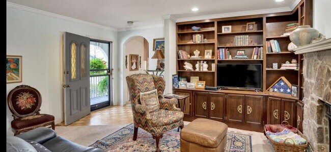 Building Photo - 218 Rainbow Dr