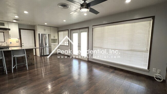 Foto del edificio - 3 br, 1 bath House - 1520 Michigan Blvd