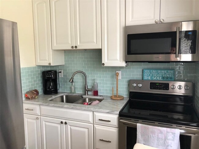 Building Photo - 7555 Magnolia Ave