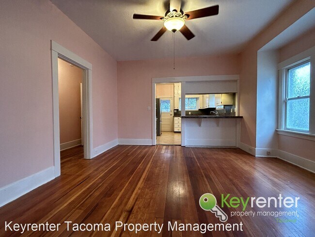 Foto del edificio - 3 br, 1 bath House - 830 N Fife St