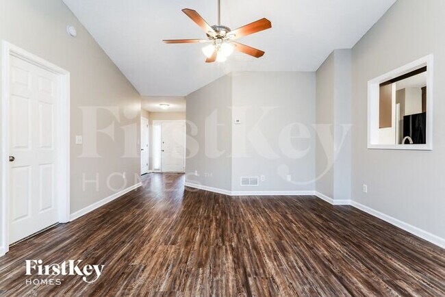 Foto del edificio - 694 Creek Stone Dr