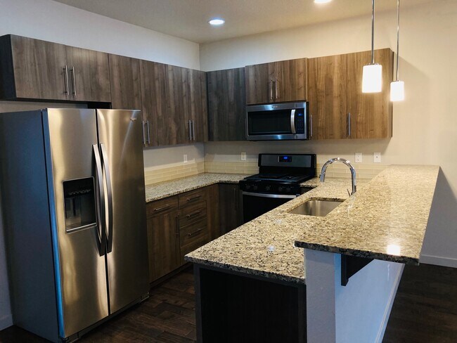 Building Photo - 14450 SW Aiken Ln