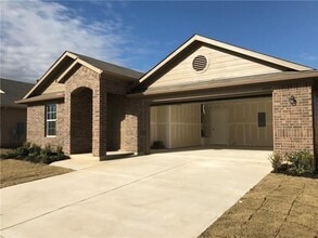 Building Photo - 19517 Great Falls Dr