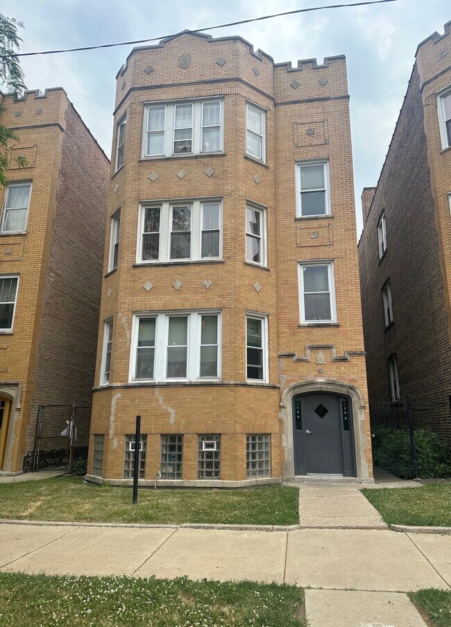 Building Photo - 1823 S Karlov Ave