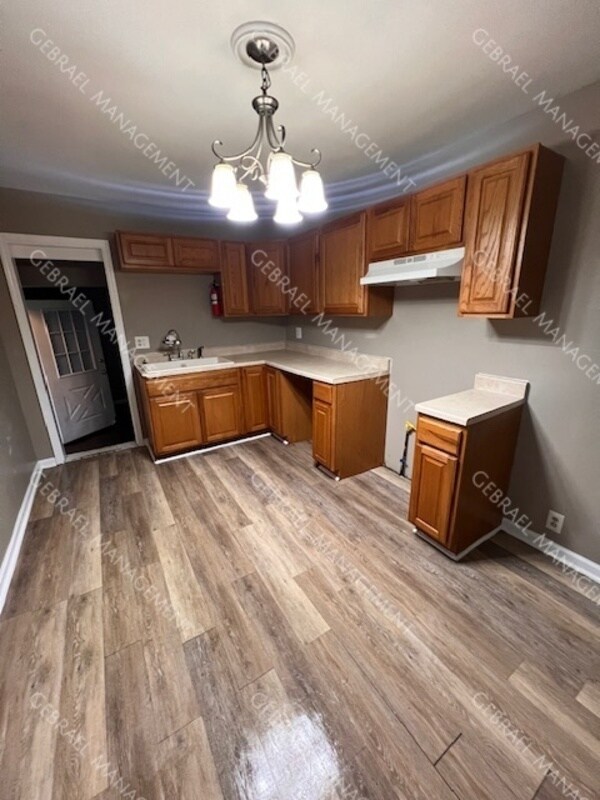 Foto del edificio - 2148 Disch St