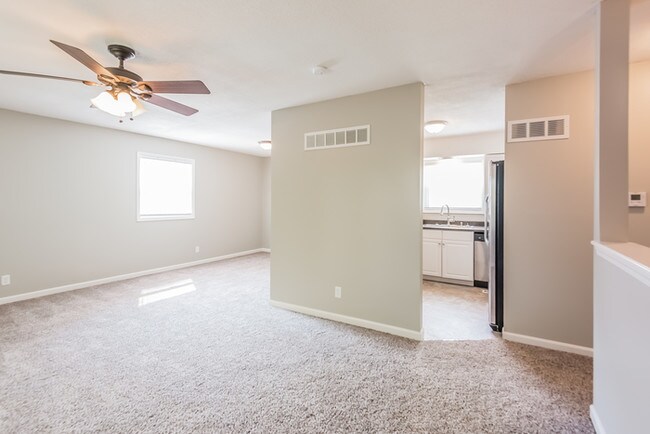 Building Photo - 4 bedroom, 2 bath in KC, MO!