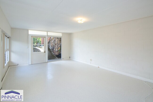 Building Photo - 2776 Laniloa Rd