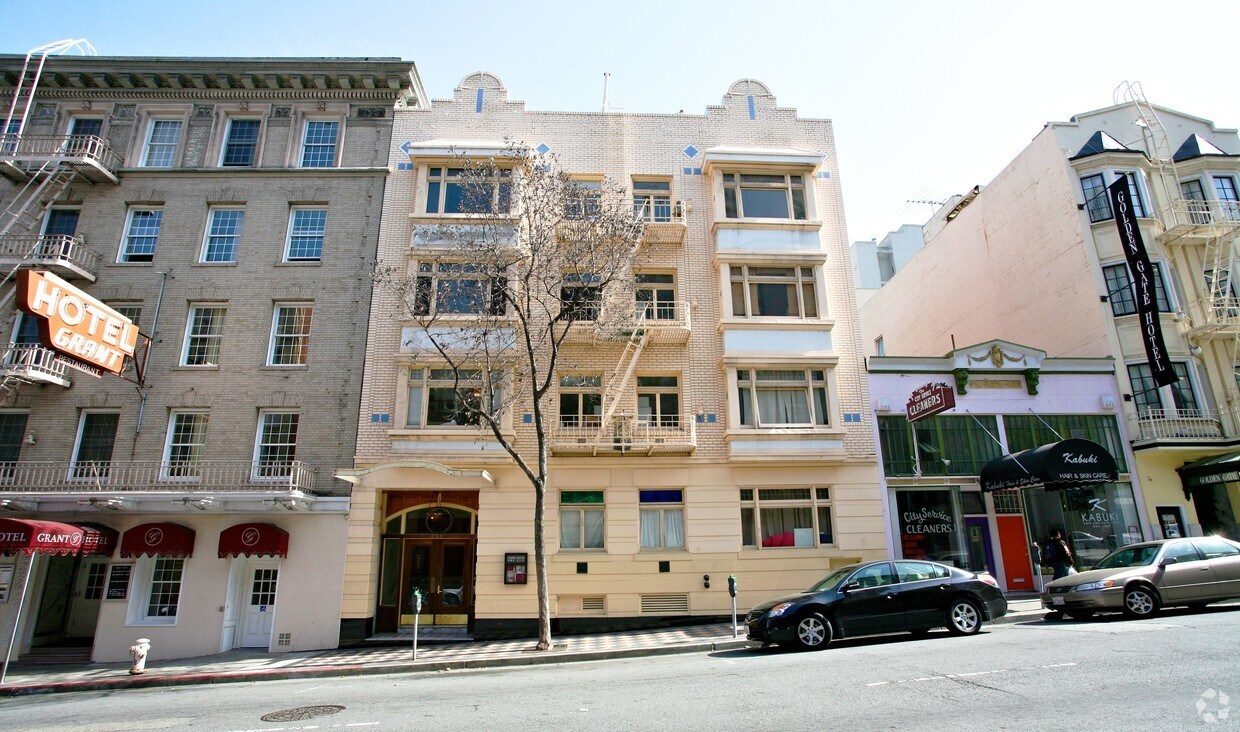Primary Photo - Pierre Crest Apartments