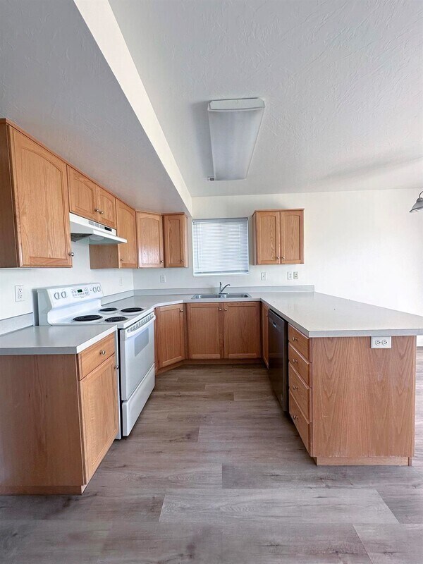 Foto del edificio - 15090 N 5400 W