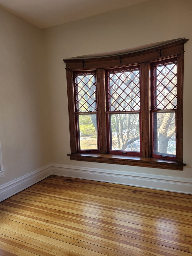 Building Photo - 1305 Judson Ave
