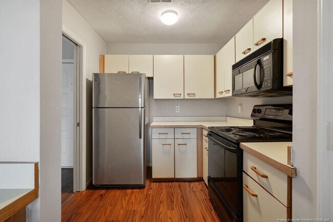 Foto del edificio - 6804 Willowbrook Dr