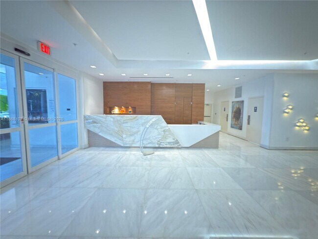 Foto del edificio - 1900 Sunset Harbour Dr