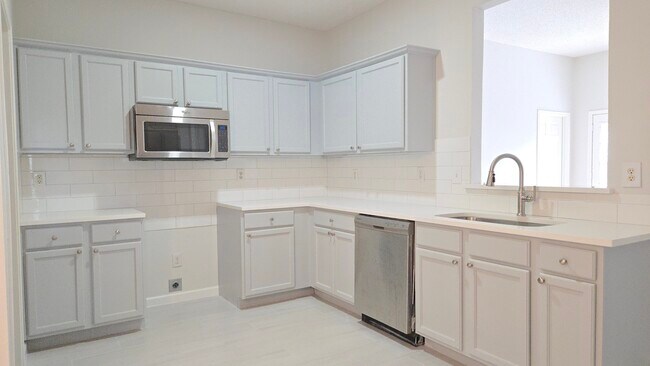 Foto del edificio - 9961 Queens Rd