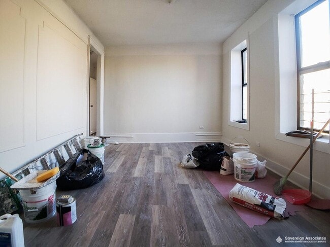 Foto del edificio - 76 Vermilyea Ave