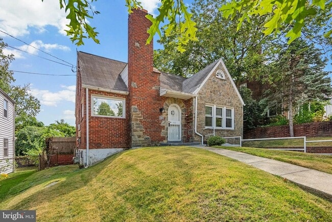 Building Photo - 2107 Brighton Rd