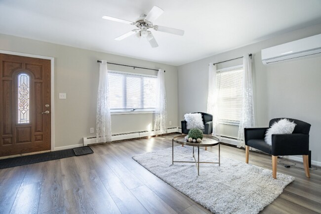 Foto del edificio - 6365 Saline Dr