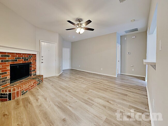 Building Photo - 1320 Cleardale Dr