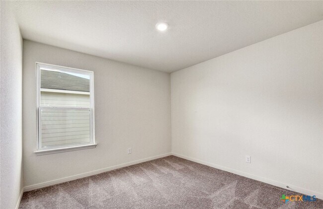 Foto del edificio - 4184 Duck Crk