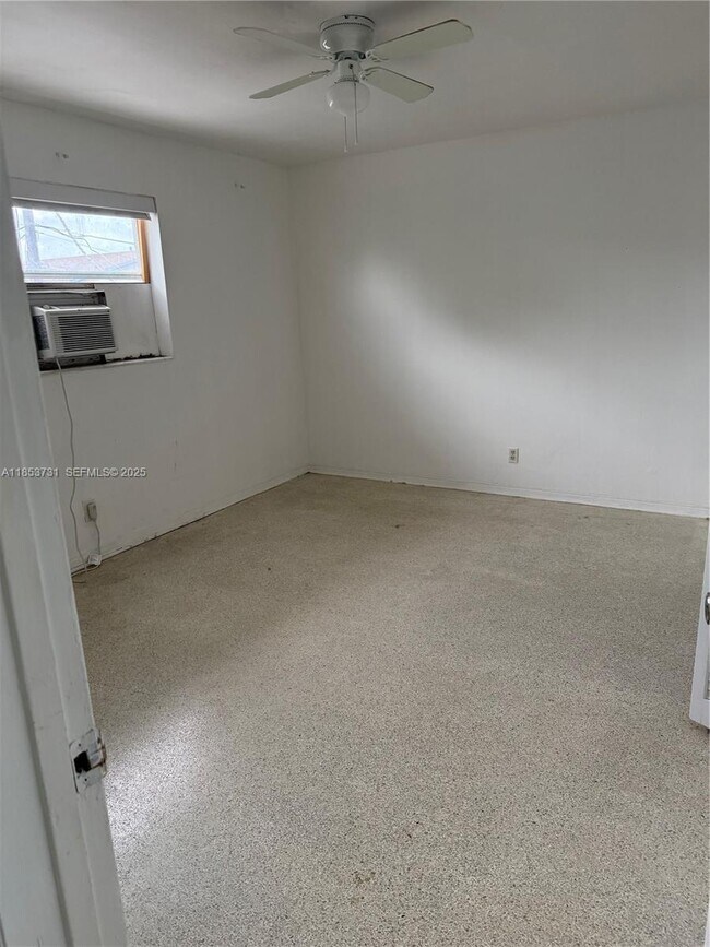 Foto del edificio - 519 SW 27th Ave