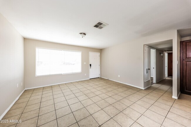 Foto del edificio - 2028 N 48th Ln