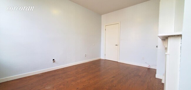 Building Photo - 261 Cornelia St