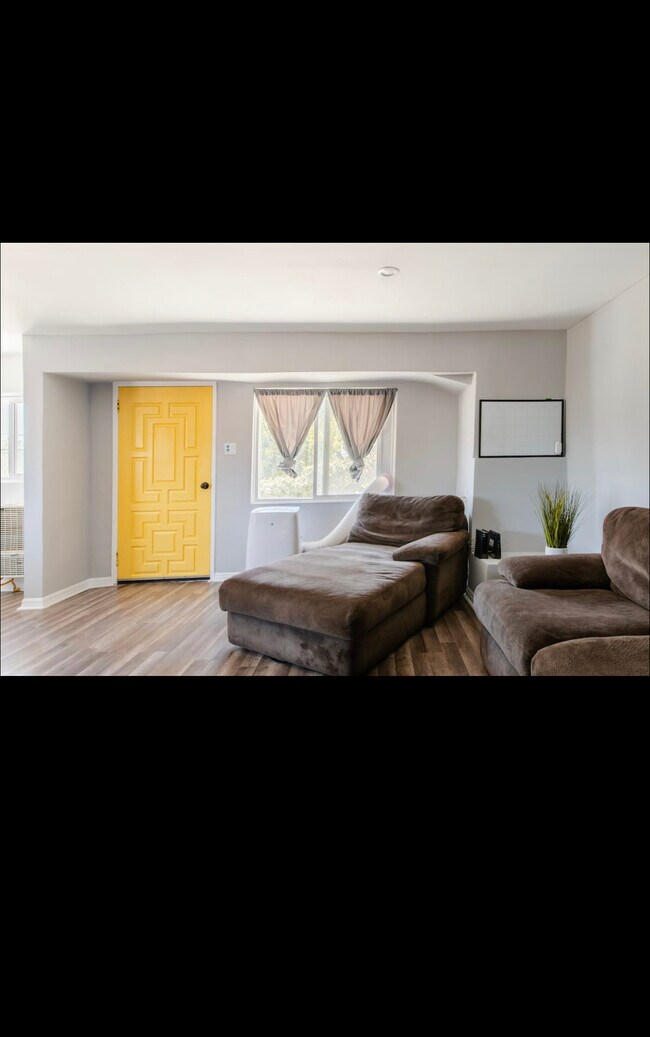 Foto del edificio - 1053 N Eastman Ave
