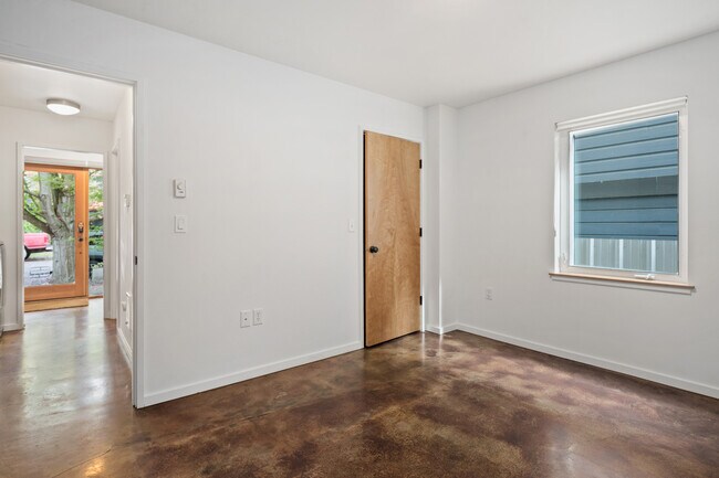 Foto del edificio - 504 NE Brazee St