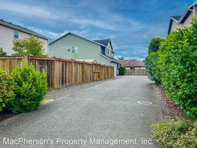 Building Photo - 3 br, 2.5 bath House - 4222 154th Pl SE