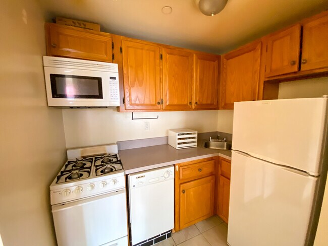 Foto del edificio - 646 10th Ave