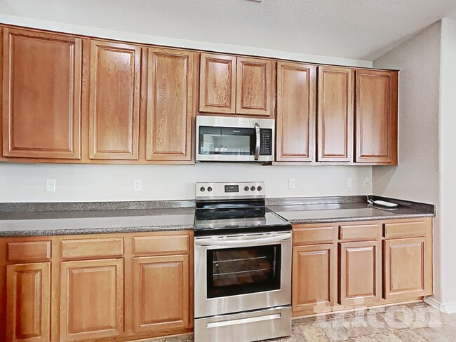 Building Photo - 320 Apricot Dr