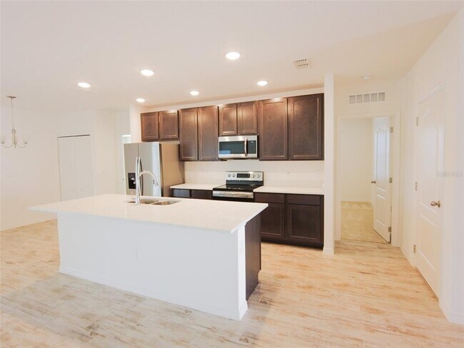 Foto del edificio - 423 Taft Dr