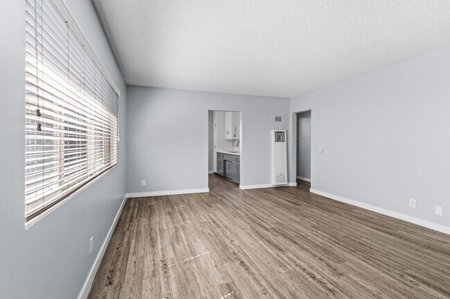 Foto del edificio - 539 E 11th St