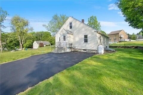 Building Photo - 111 Sayles Hill Rd