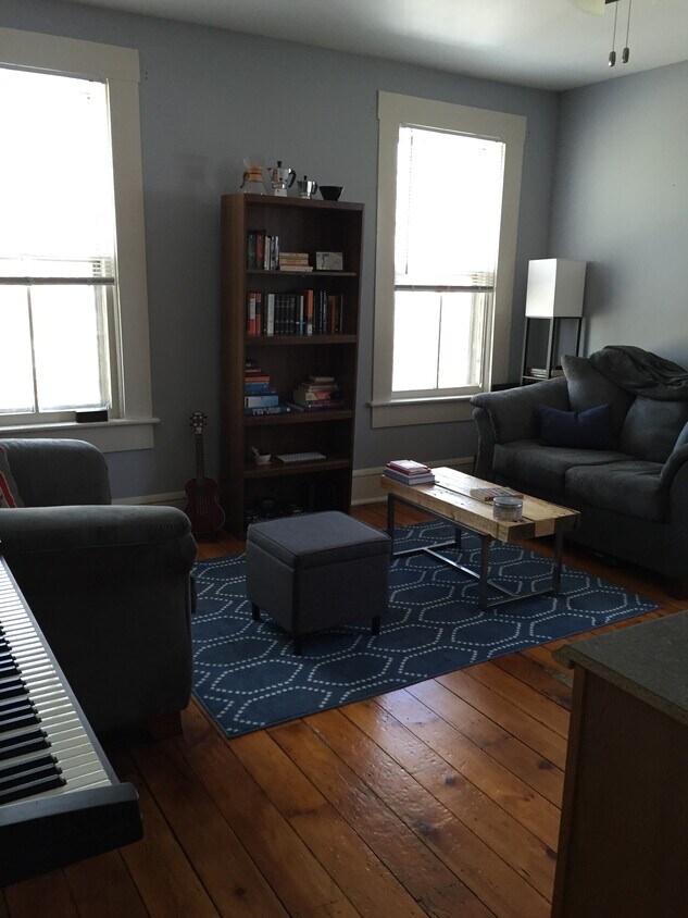 Foto principal - 899 Mohawk St