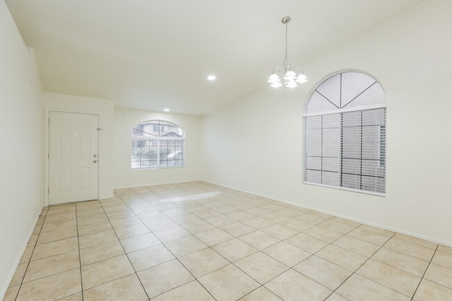 Foto del edificio - 2904 W Sunland Ave