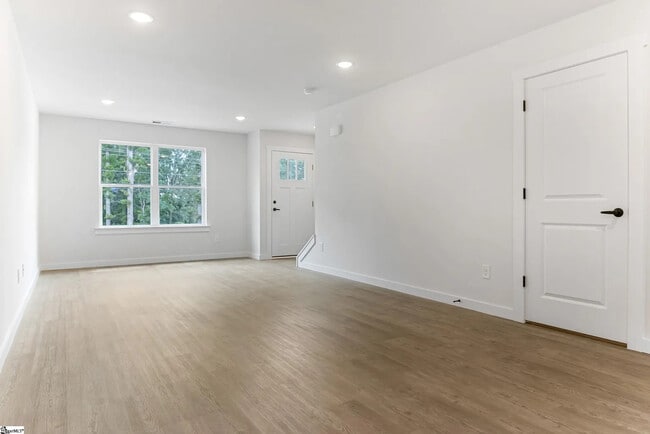 Foto del edificio - 18 Catawba Ave